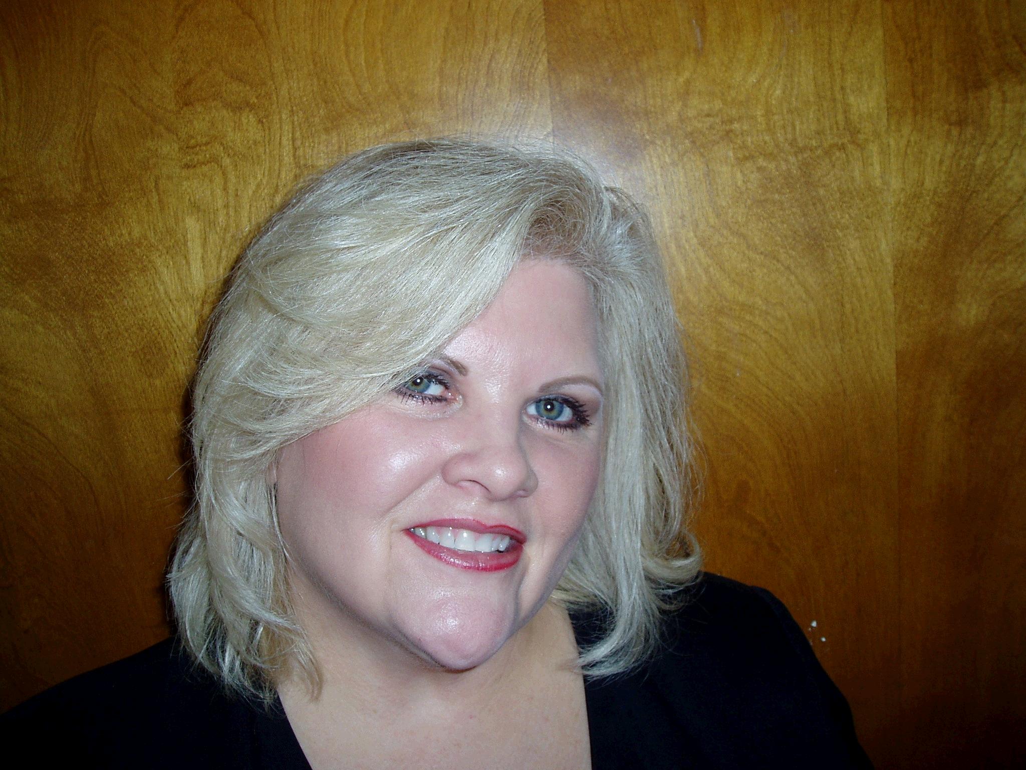 Karen Maxwell, Notary Public in San Antonio, TX